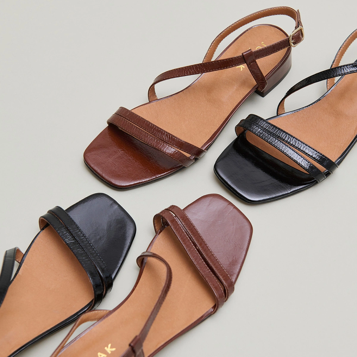 Sandals with small heels in black shiny leather | ANAYA