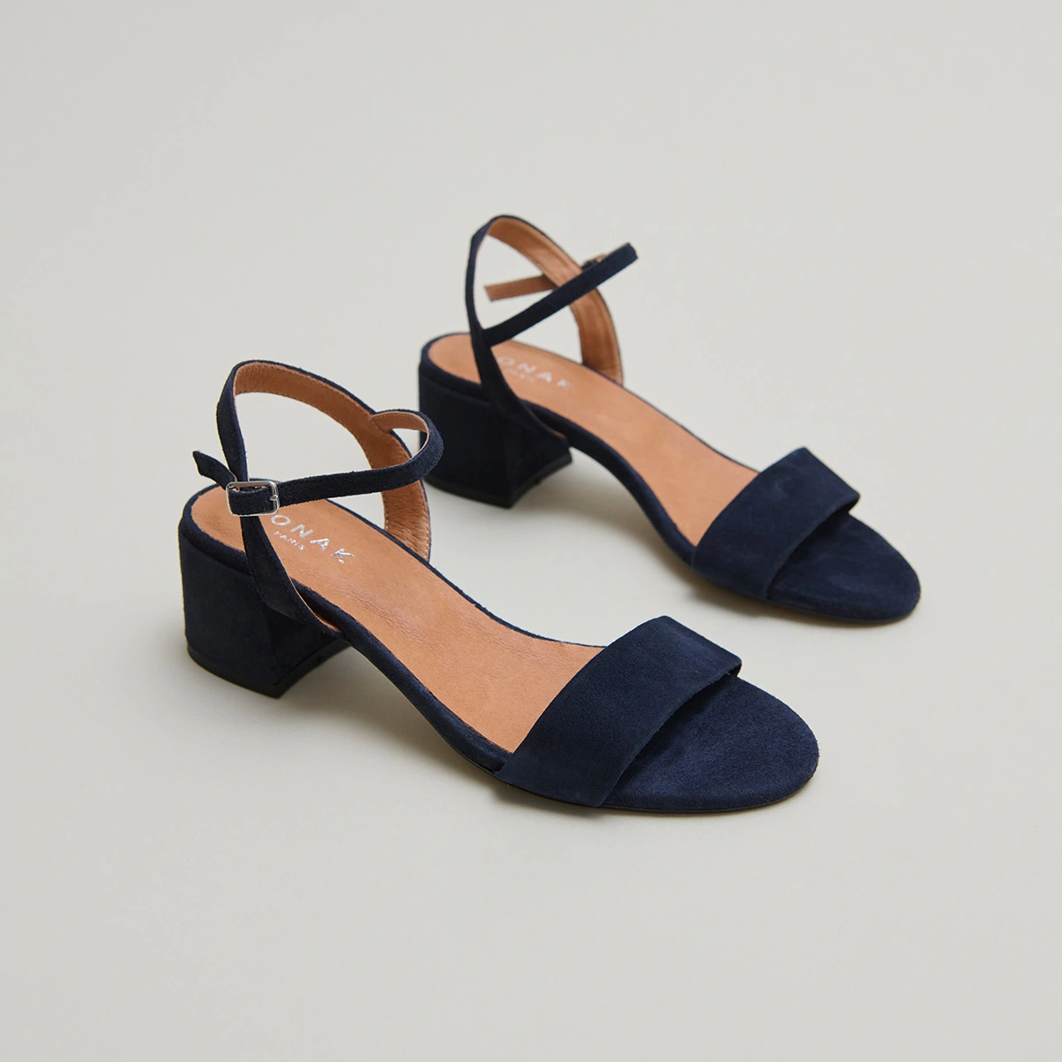 Heeled sandals with round toes in marine velvet | ANKER