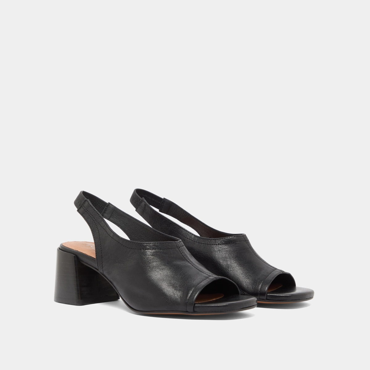 Open-toe sandals in black leather | BROWNIE