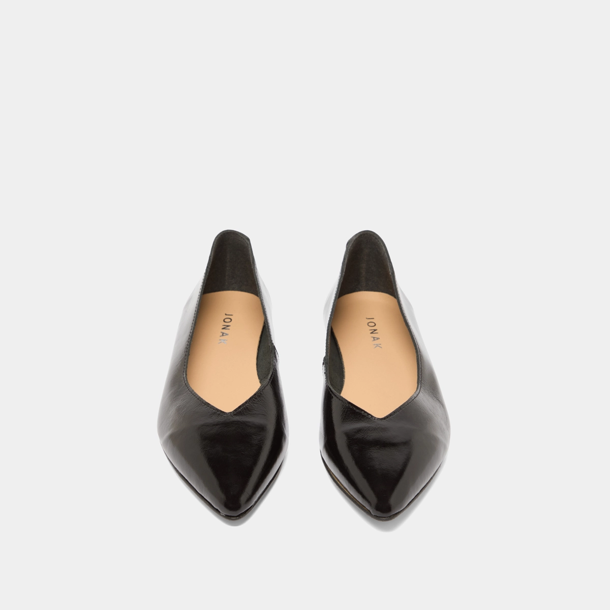 Pointed-toe ballet flats in black pleated varnish | NOEMIE