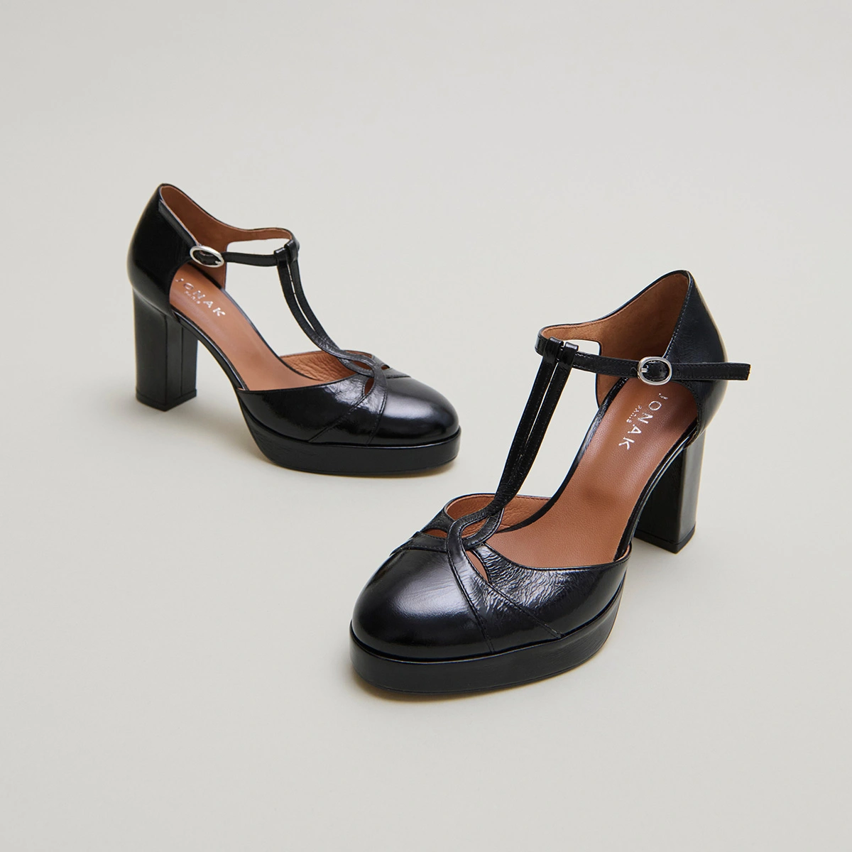 T-bar sandals with heels in black shiny leather | VOLO