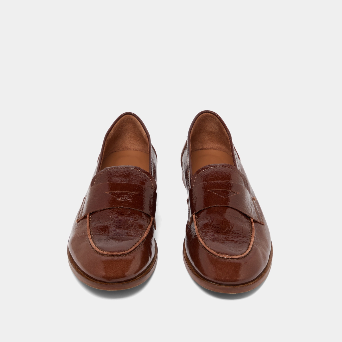 Round-toe loafers in brown shiny leather | THELMA
