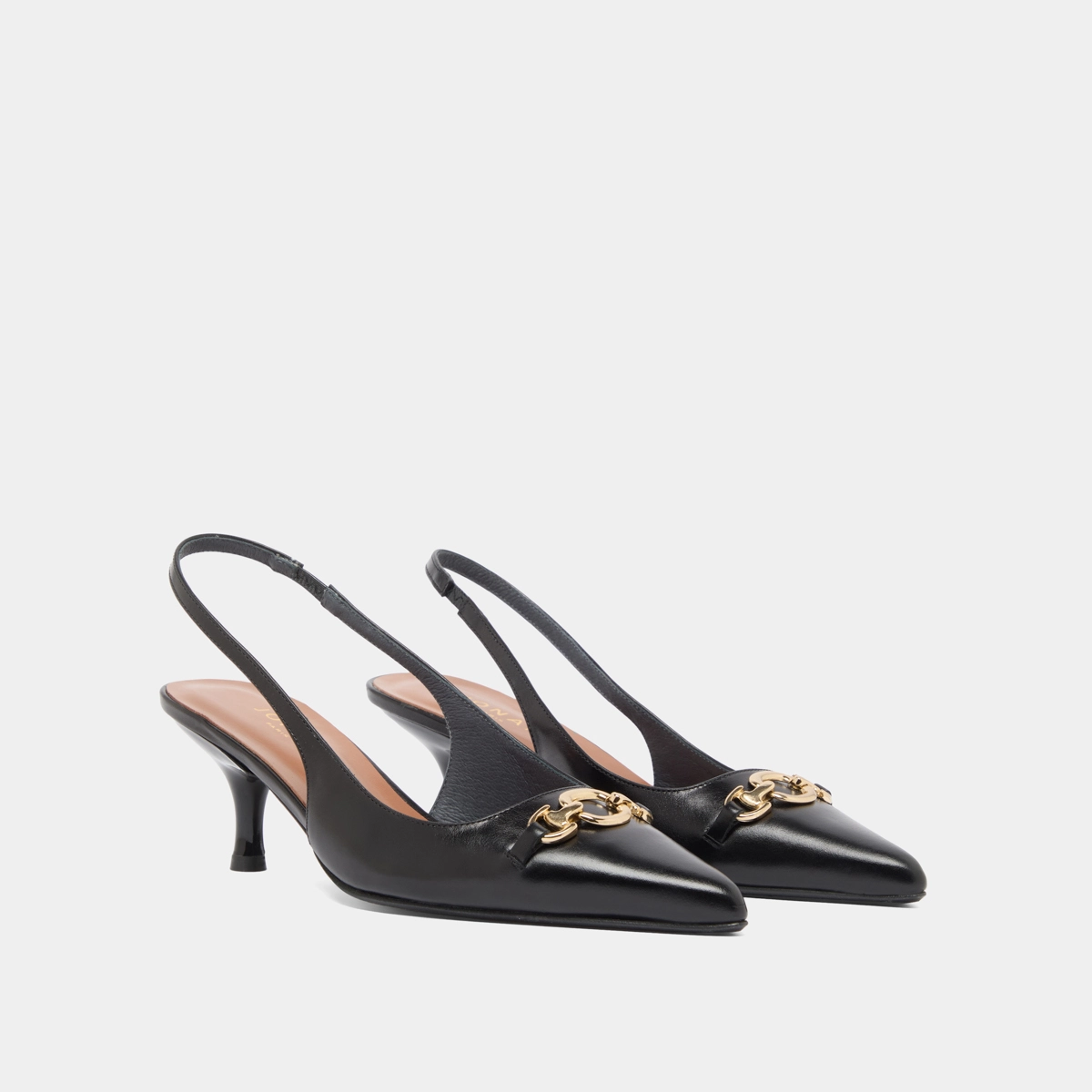 Pumps with gold bits in black leather | DATURA