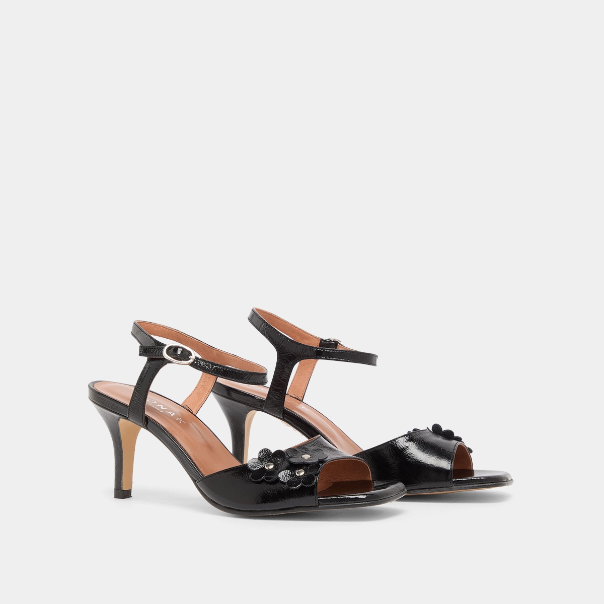 Heeled sandals with flowers in black shiny leather | VAVA