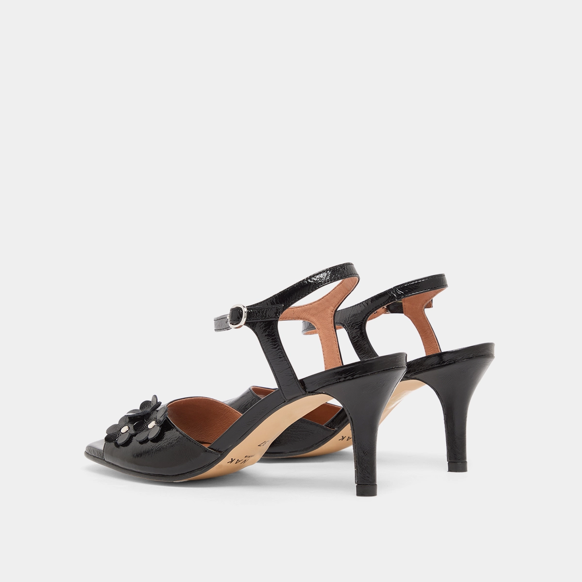 Heeled sandals with flowers in black shiny leather | VAVA