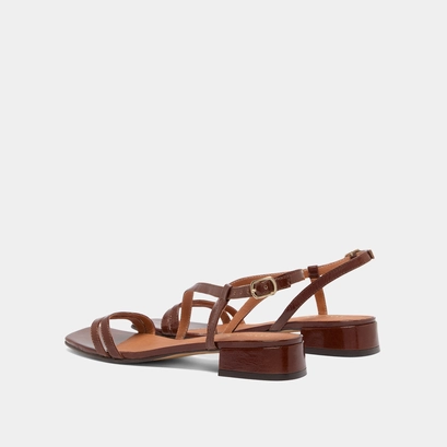 Sandals with small heels in dark brown shiny leather | anaya