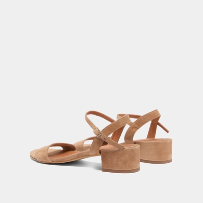 Square-heeled sandals in camel velvet | via