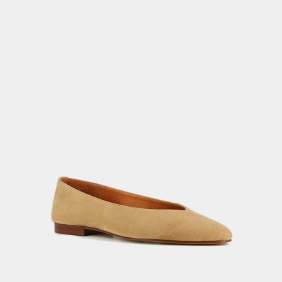 Pointed-toe ballet flats in camel velvet | dassus