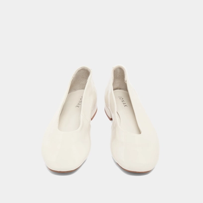 Ballet flats with small heels in ecru pleated varnish | lea