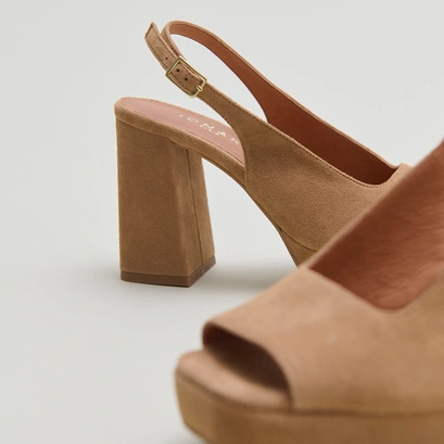 Slingback pumps in camel velvet | vladim