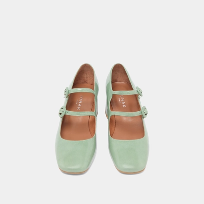 Mary Janes with double straps and rounded toes in green shiny leather | DELOU