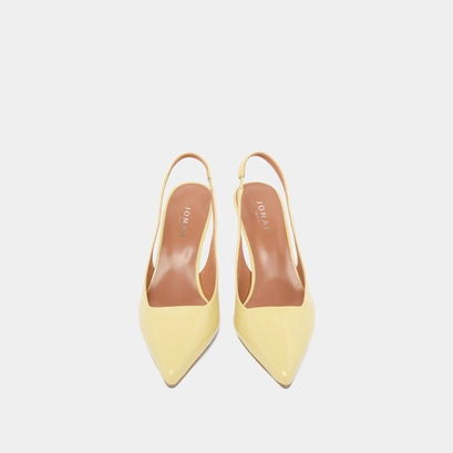 Pumps with pointed toes in yellow pleated varnish | DIAMANTINE