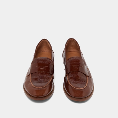 Round-toe loafers in brown shiny leather | thelma