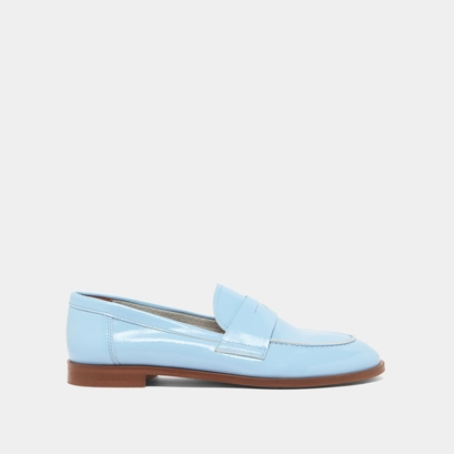 Round-toe loafers in light blue pleated varnish | THELMA