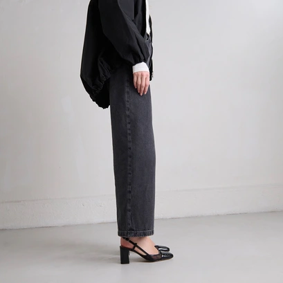 Heeled slingbacks en vernis pliss&eacute; noir et r&eacute;sille noire | DHAPOPILLE