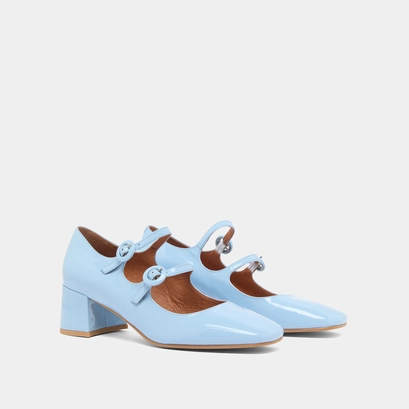 Babies with double straps and rounded toes in light blue varnish | DELOU