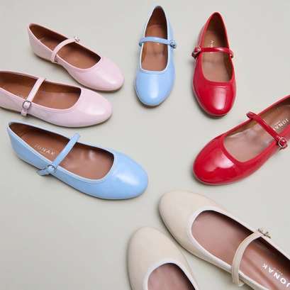 Ballet flats with straps in ecru pleated varnish | douceur
