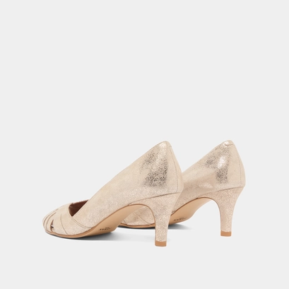 Low heeled pumps in platinum laminated velvet | damienne