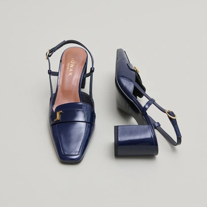 Pointed-toe slingbacks in marine varnish | DESPUES