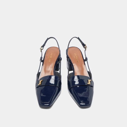 Pointed-toe slingbacks in marine varnish | DESPUES