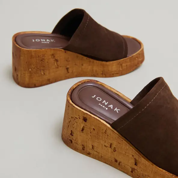 Wedge mules in dark brown suede | EVE