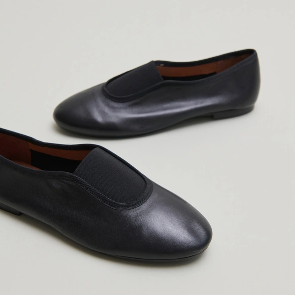 Elastics ballet flats in black leather and black textile | DABO