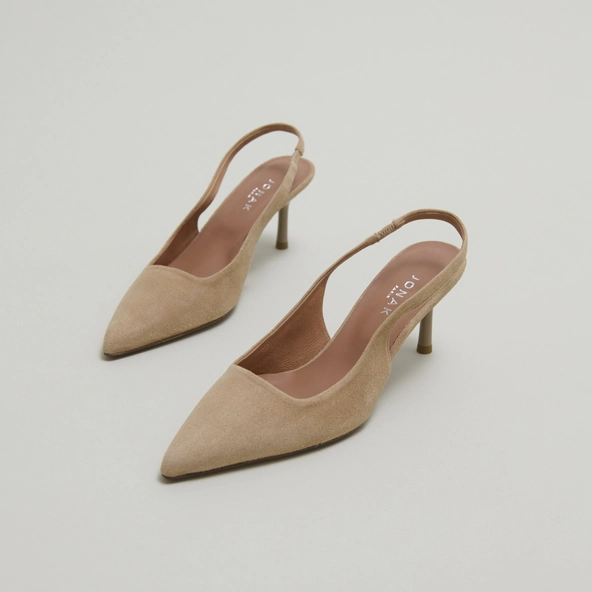 Pointed-toe pumps in camel velvet | DIAMANTINE