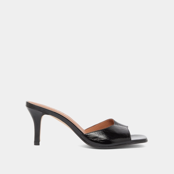 Heeled mules in black shiny leather | VERTIGO