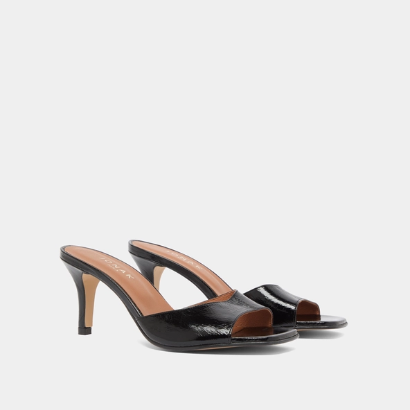 Heeled mules in black shiny leather | VERTIGO