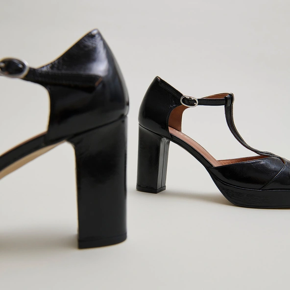 T-bar sandals with heels in black shiny leather | VOLO