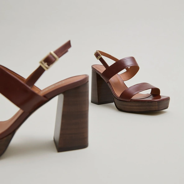 Sandals in brown leather | VERDE