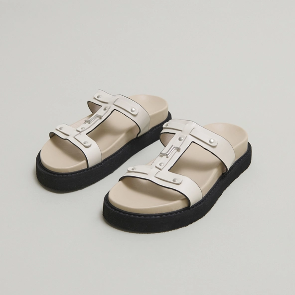 Platforms sandals in ecru glazed leather | LUANA