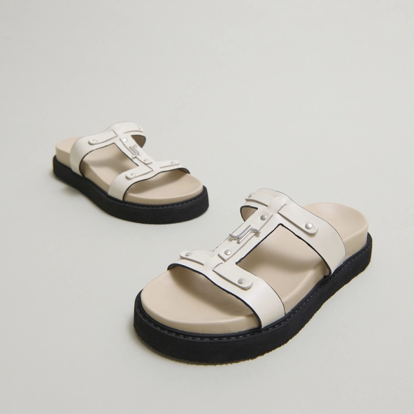Platforms sandals in ecru glazed leather | LUANA