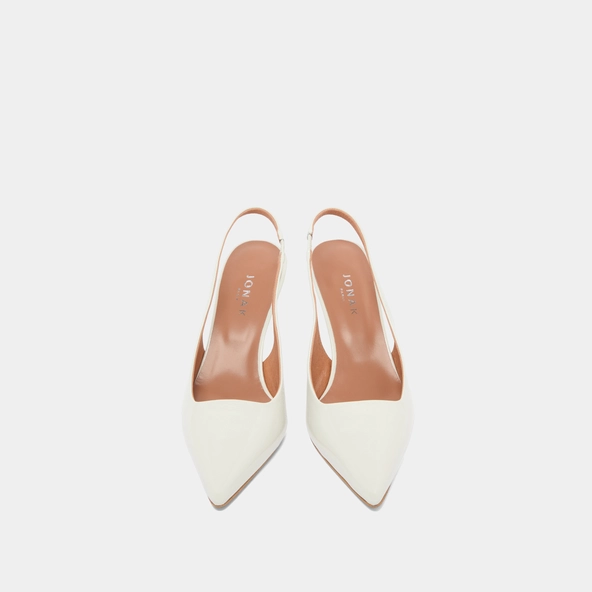Pointed-toe pumps in pearl pleated varnish | DIAMANTINE