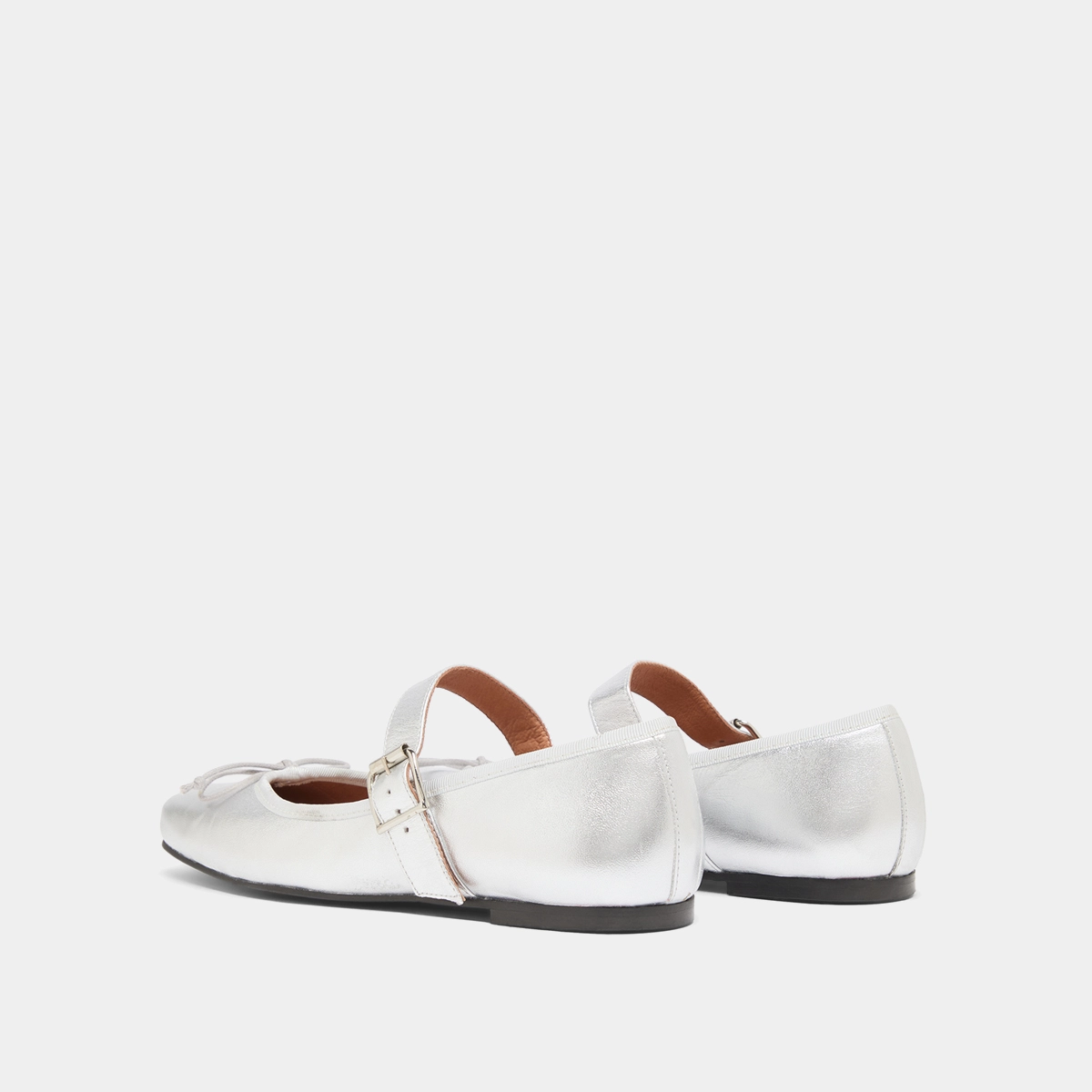Ballet flats with adjustable buckles in silver metallic leather | DOMINANTE