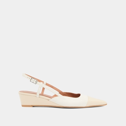 Wedge pumps in ecru varnish and ecru leather | dakara
