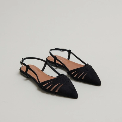 Pointed-toe ballet flats in black velvet | DELICATESSE