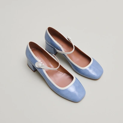 Mary Jane with heels and square toes in pearl varnish and blue varnish | DONZAI