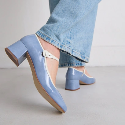 Mary Jane with heels and square toes in pearl varnish and blue varnish | DONZAI