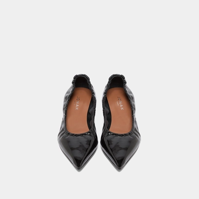 Pointed-toe pumps in black pleated varnish | doua