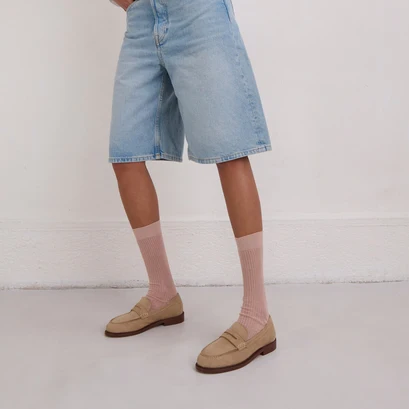 Rounded toes loafers in beige suede | dracula