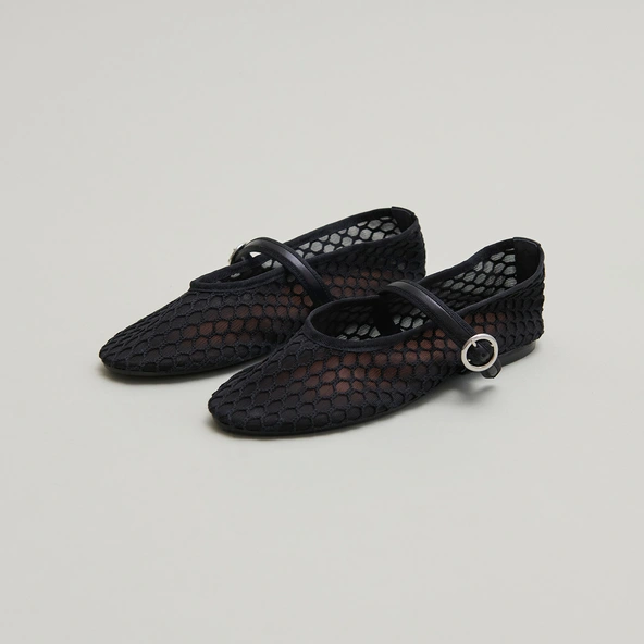 Ballet flats with straps in black mesh | DEESSIA