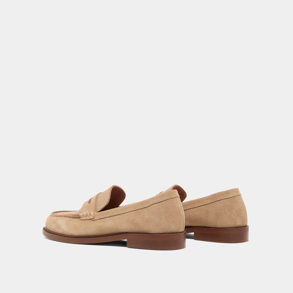 Rounded toes loafers in beige suede | DRACULA