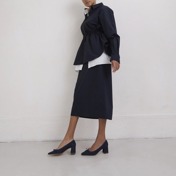 Lace-up pumps in navy velvet | DRING