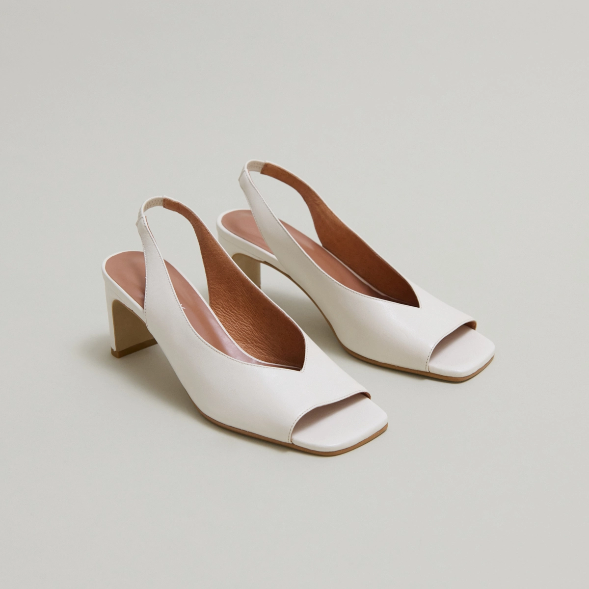 Slingback pumps in ecru leather | DICTON