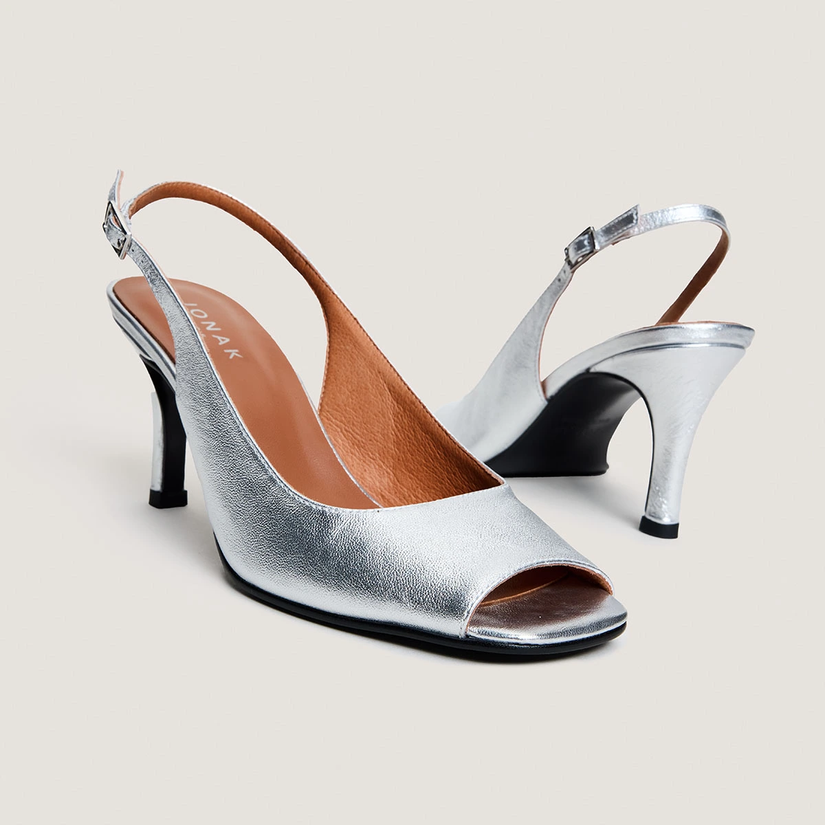 Slingback pumps in silver metallic leather | DEVOTION