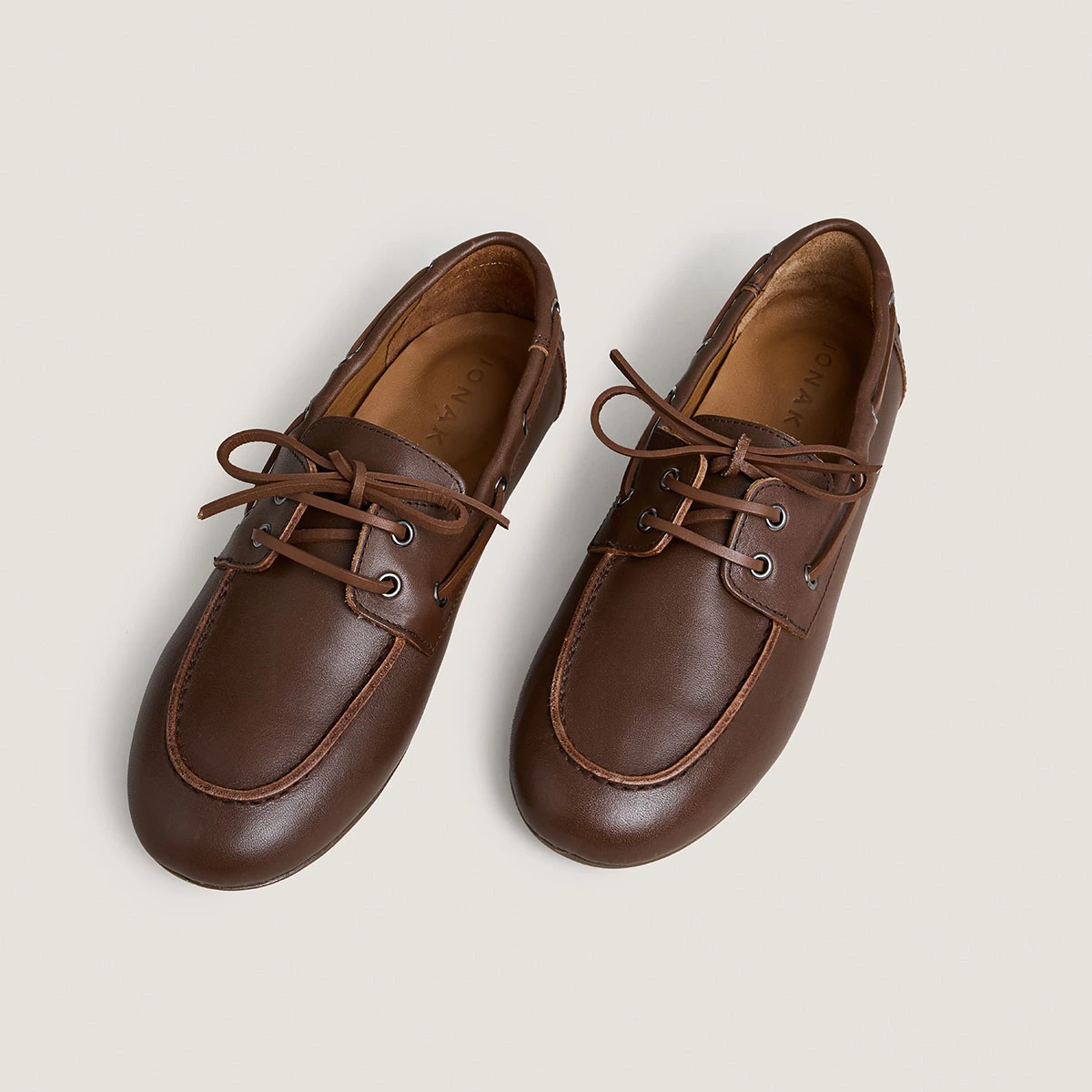 Soft loafers in brown leather | Lalie