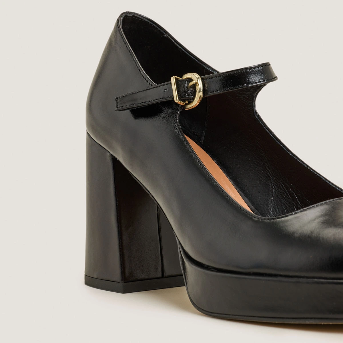 Platform Mary Jane with Rounded Toe in black leather | VERITOX