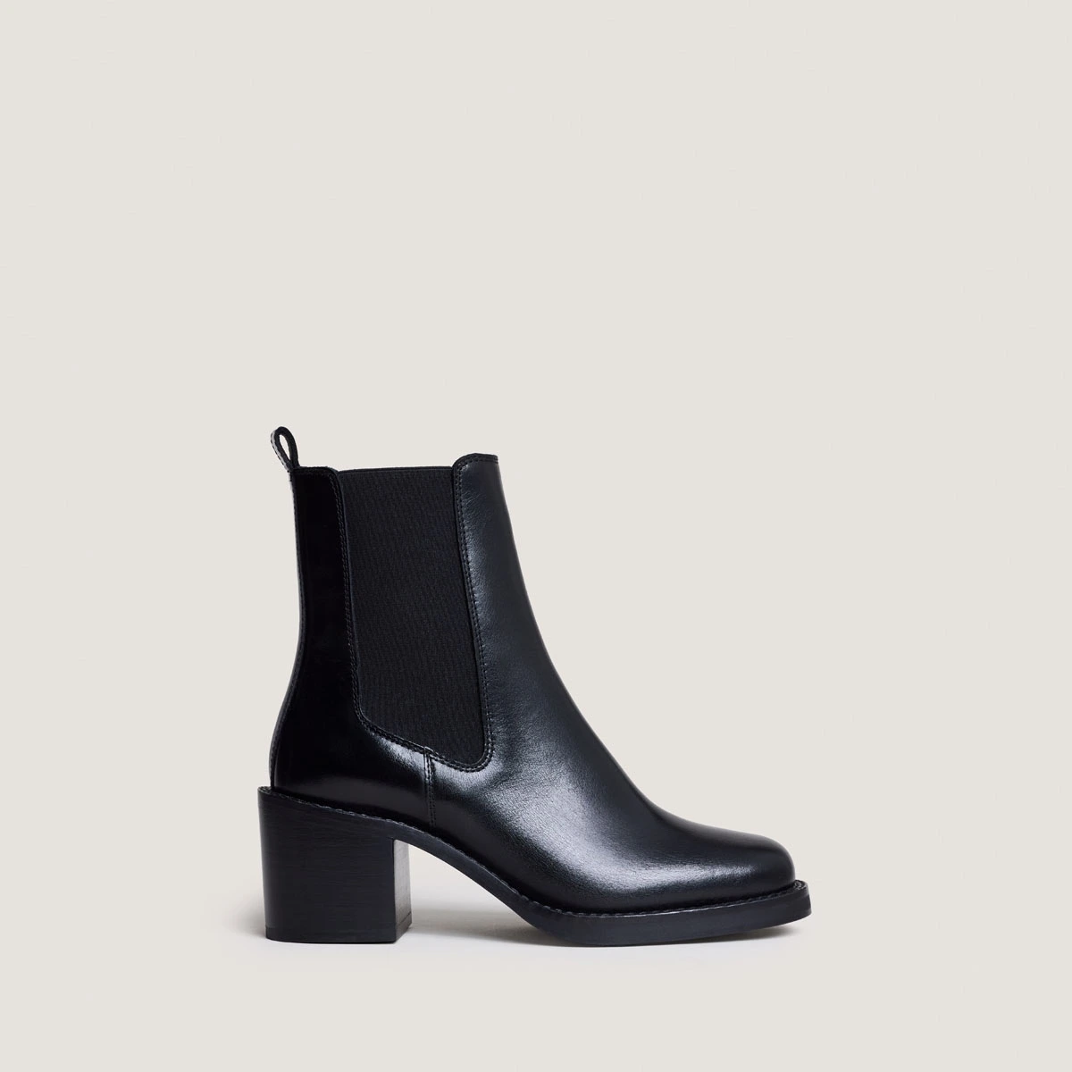 Ankle Boots with Heel in black leather | BEACH