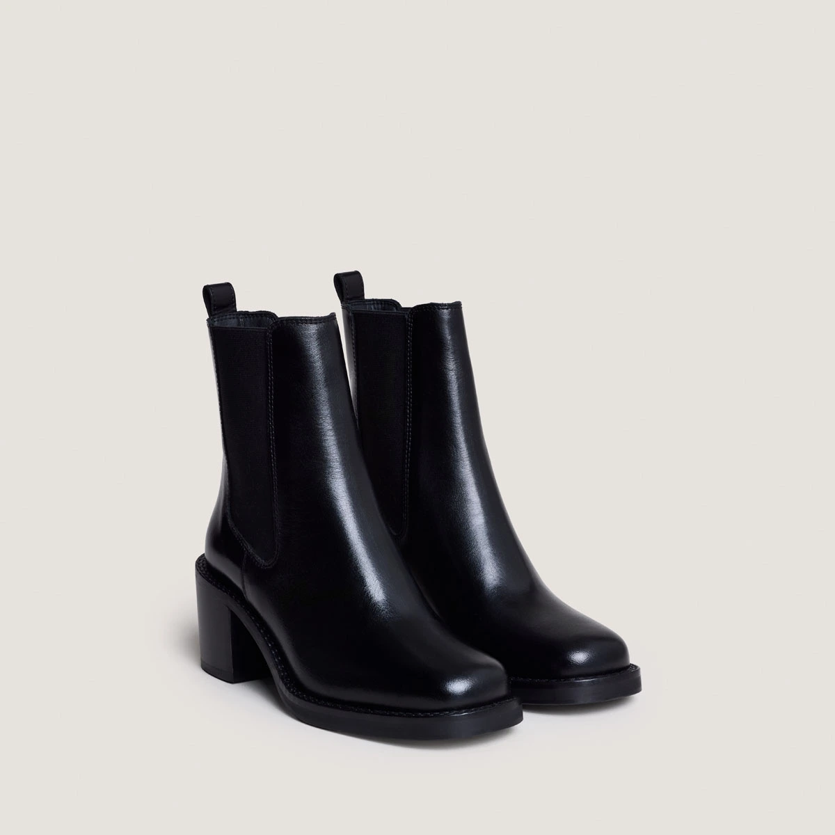Ankle Boots with Heel in black leather | BEACH